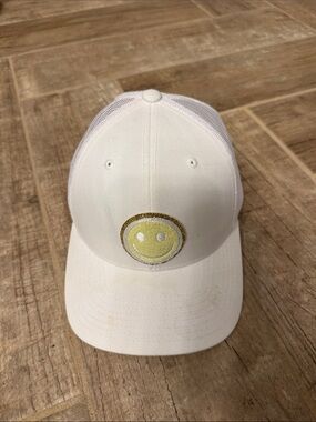 smiley face trucker hat😃
